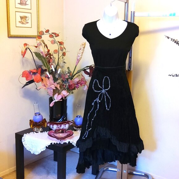 NWT Unique Designed Black Tiered Ruffle Midi Lined Skirt Lightweight M - Picture 5 of 6